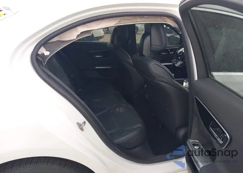 2022 Mercedes-Benz C 300 4Matic z USA, uszkodzony, nr VIN W1KAF4HB8NR037922